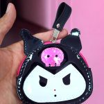 Monedero con Correa Con diseño de Kuro Kawaii