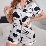 Conjunto de Short y Blusa Pijama Satín cuello de solapa y bolsillo Vaca