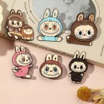 Pin Metálico Mediano con diseño de Labubu