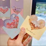 Tarjeta de Regalo de Felicitacion con diseño de Flores Corazon