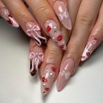 Set de Uñas Reutilizables con 24 piezas Coquette Tonos Rosas y Rojo