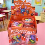 Tupper con 4 Gomas Borradores Aliens y Fantasias