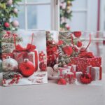 Bolsa de Regalo Navideña Mediana Árbol y Regalos Tonos Rojos