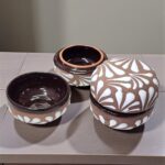 Alhajero Barro Donita con Relieve Color Café con Blanco