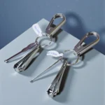 Llavero con Cortauñas y Arnés Metálico