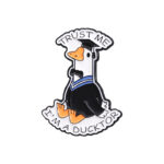 Pin Metálico Trust Me I´m a Ducktor 40627096