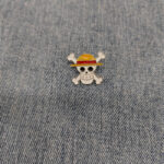 Pin Metálico "Jolly Roger" Luffy – One Piece – Accesorio Coleccionable 39141350