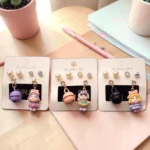 Set Dulzura ( 3 pares de Aretes) Personajes Kawaii y Cascabeles Pastel