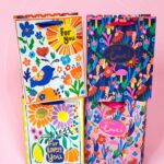 Bolsa de Regalo Chica Flores Frases Neón CH- 18X23X10 CM