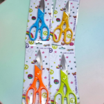 Tijera Escolar Multiusos "XAVI" - Cuerpo Ergonómico y Hoja de Acero Inoxidable ✂️🌟