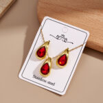 Set de Collar y Aretes en Acero Inoxidable - Diseño Gota de Cristal Rojo