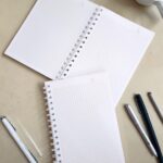 Libreta Minimalist A5 – Portada Transparente Espiral 100 Hojas de Cuadro Chico (C5) 📓✨