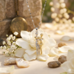 Abrazo Eterno: Collar de Pareja en Acero Inoxidable Bitono ✨🫂