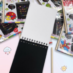Libreta Mágica de Rascar Arcoíris "Scratch Note" – Incluye Palito de Madera 🌈✨