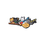 Pin Kawaii "Gatitos Mágicos en Escoba" – ¡Accesorio Mágico!