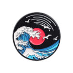 Pin Metálico "Gran Ola y Sol Naciente" - Estilo Arte Japonés