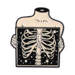 Pin Metálico Radiografía Torso Costillas - Broche De Esqueleto Medicina Gótico Kawaii Aesthetic