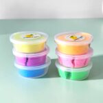 Kit Creativo: 12 Mini Tuppers de Arena Moldeable Multicolor + 3 Moldes de Regalo 🌈