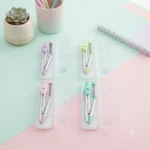 Título: Compás Escolar de Precisión con Estuche Organizador y Minas (Colores Pastel Surtidos)